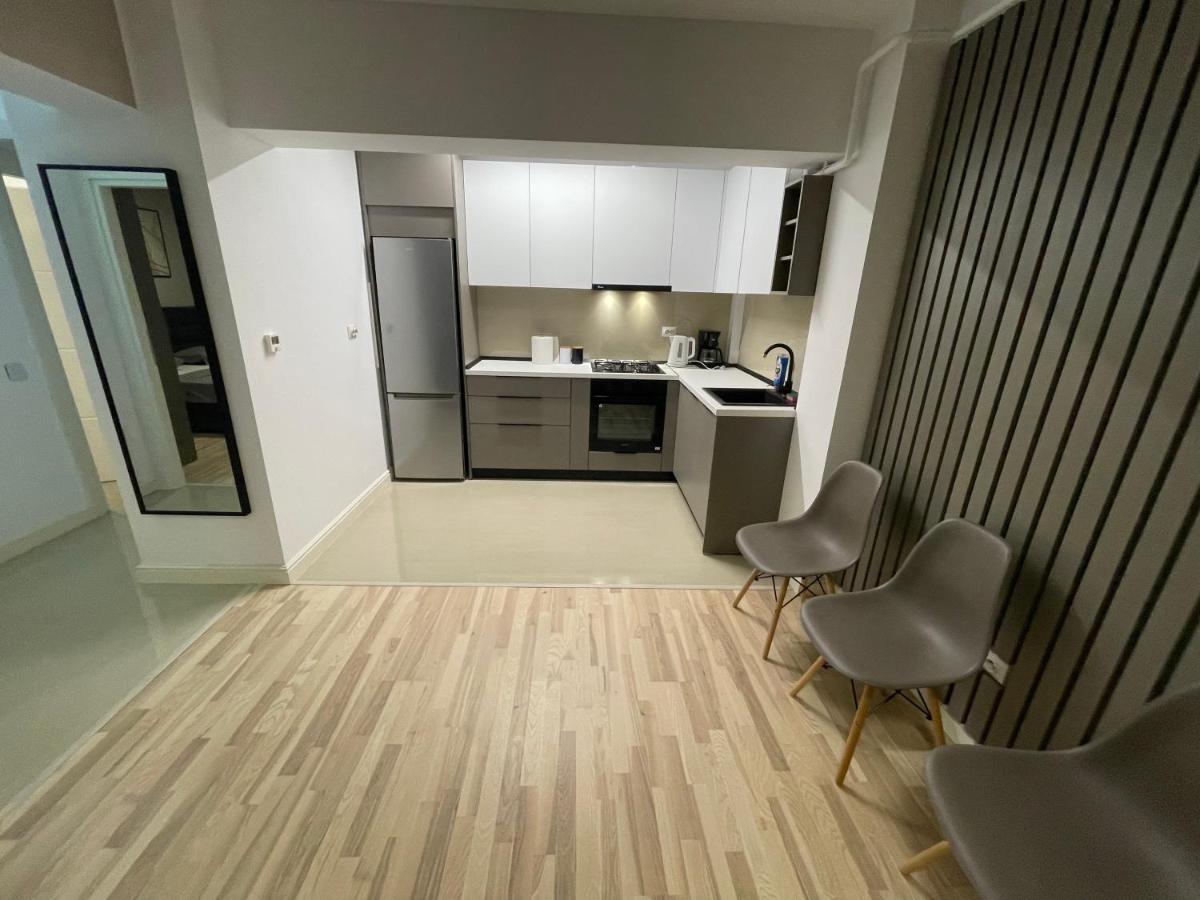 Modern Gray / Designed Apartment Iasi Bagian luar foto