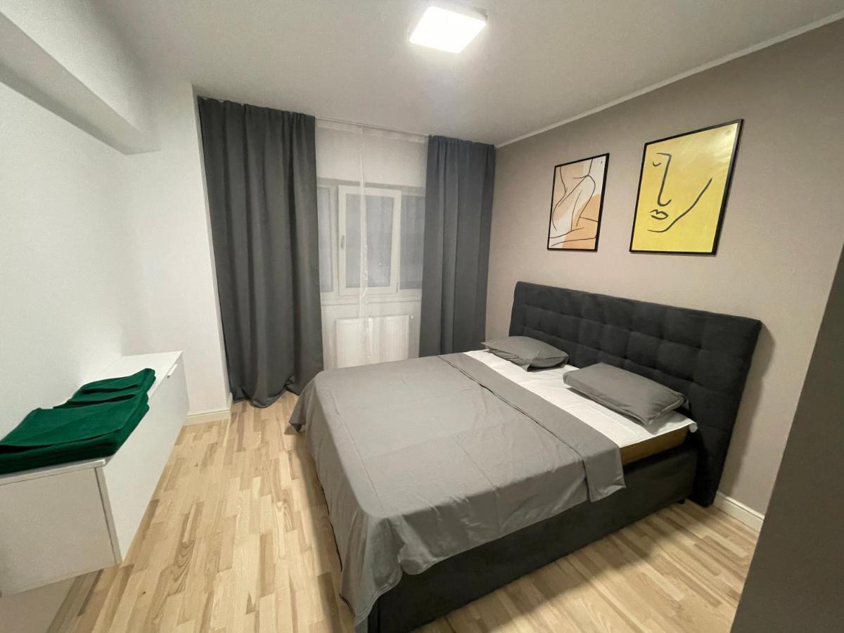 Modern Gray / Designed Apartment Iasi Bagian luar foto